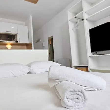 L'opera - Hypercentre - Cosy - No Elevator - Minimalist - Sea Apartment Nizza